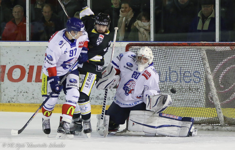 Ajoulots et Zurichois au coude à coude