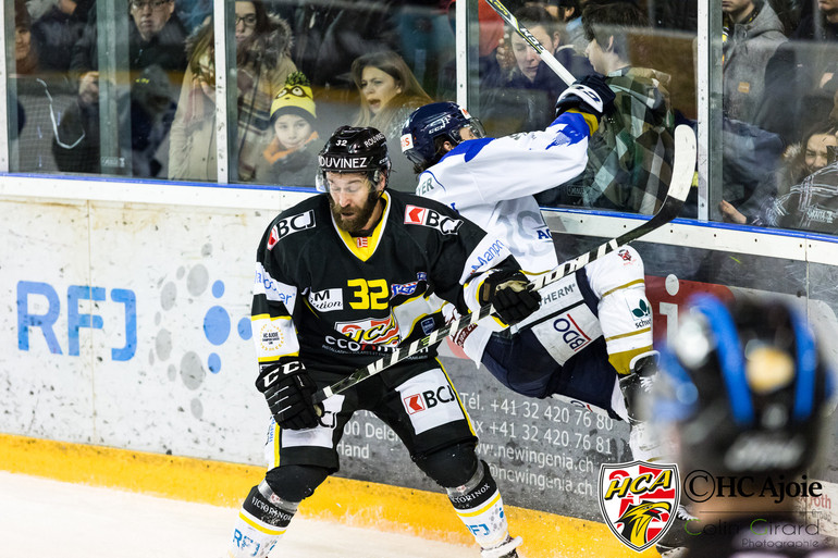 Wüst se bat comme un beau diable, en vain