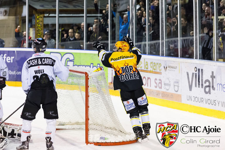 Devos trompe Reto Lory