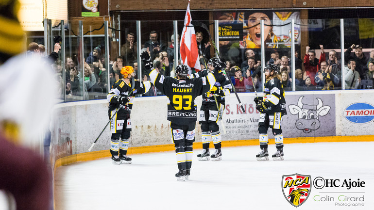 Ajoie fêtant un but en powerplay