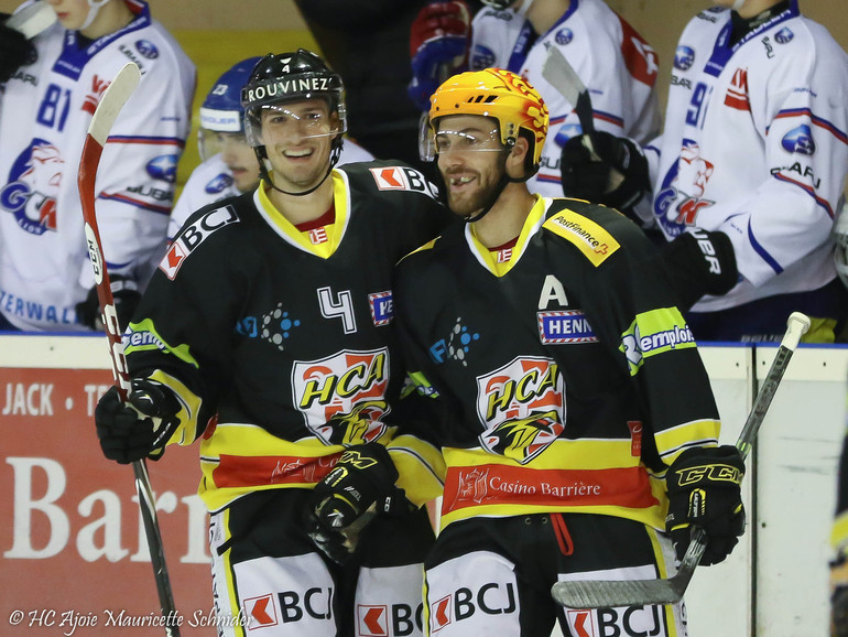 Devos et Hazen prolongent