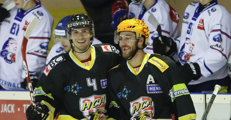 Devos et Hazen prolongent