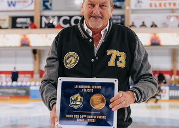 C.G Photographie, Club National League, Colin Girard, HC Ajoie, HC Davos, HCA, HCAjoie, Hockey Club Ajoie, NL, National League, Patrick Hauert - Président, Porrentruy, RAIFFEISEN ARENA, Saison 2023-24, hockey, patinoire, remise de prix