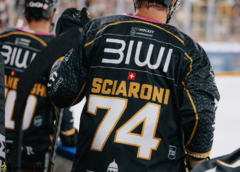 74 Sciaroni Gregory, C.G Photographie, Club National League, Colin Girard, HC Ajoie, HC Davos, HCA, HCAjoie, Hockey Club Ajoie, Joueurs NL, NL, National League, Porrentruy, RAIFFEISEN ARENA, Saison 2023-24, hockey, patinoire