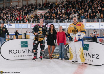 91 Macquat Steven, C.G Photographie, Club National League, Colin Girard, Fin de match, HC Ajoie, HC Davos, HCA, HCAjoie, Hockey Club Ajoie, Joueurs NL, NL, National League, Porrentruy, RAIFFEISEN ARENA, Saison 2023-24, hockey, meilleurs joueurs, patinoire