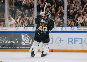 40 Ciaccio Damiano, C.G Photographie, Club National League, Colin Girard, Fin de match, Gardien, HC Ajoie, HC Davos, HCA, HCAjoie, Hockey Club Ajoie, Joueurs NL, NL, National League, Porrentruy, RAIFFEISEN ARENA, Saison 2023-24, hockey, patinoire